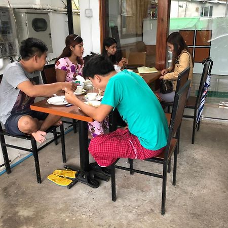 The Lodge Yangon Poshtel מראה חיצוני תמונה