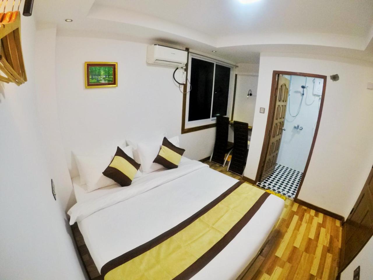The Lodge Yangon Poshtel מראה חיצוני תמונה