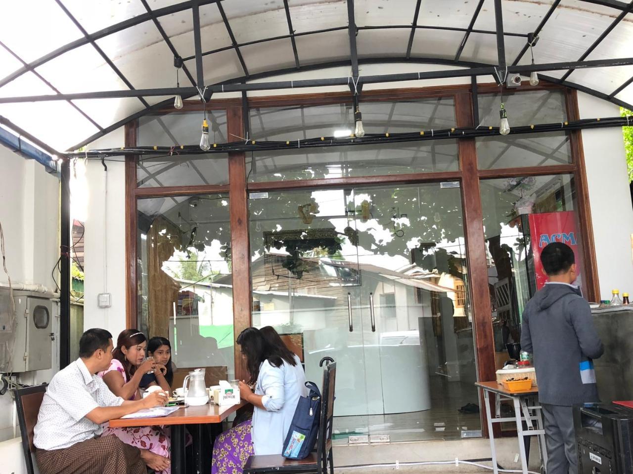 The Lodge Yangon Poshtel מראה חיצוני תמונה