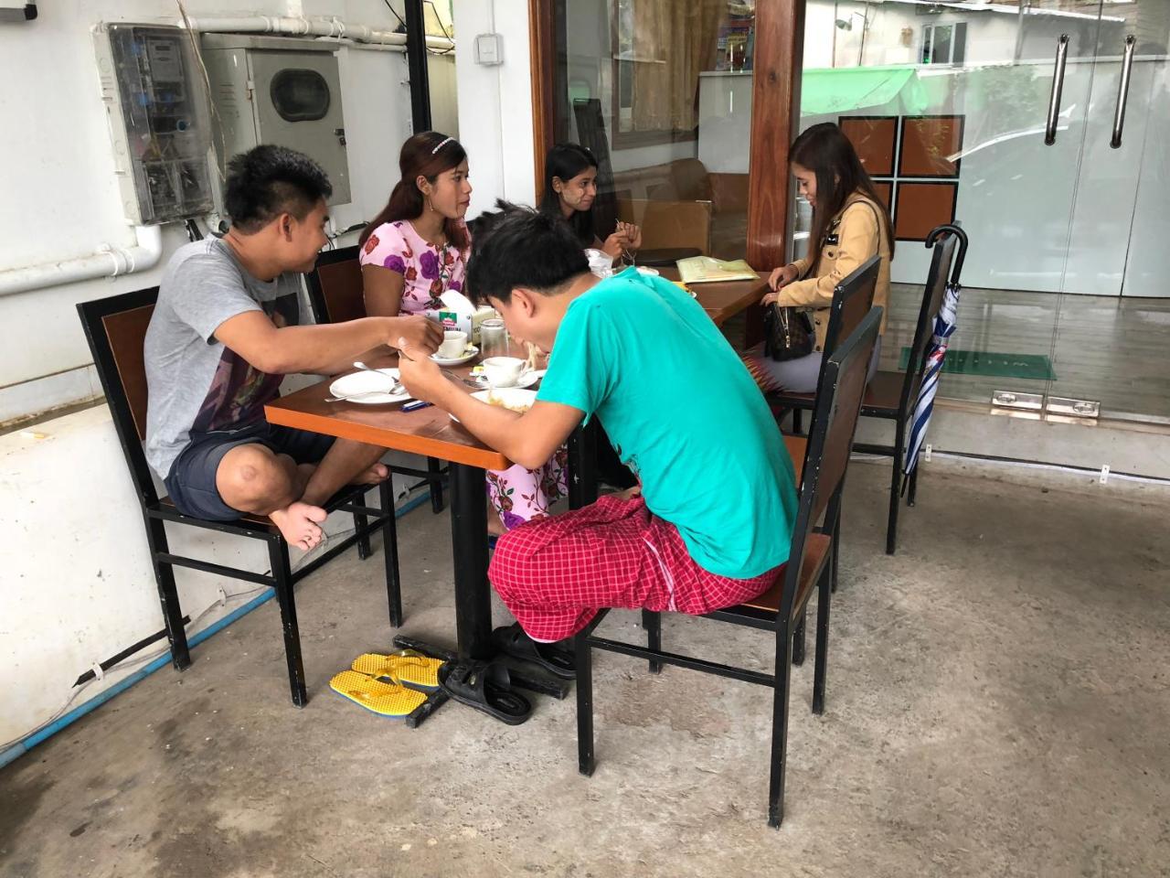 The Lodge Yangon Poshtel מראה חיצוני תמונה