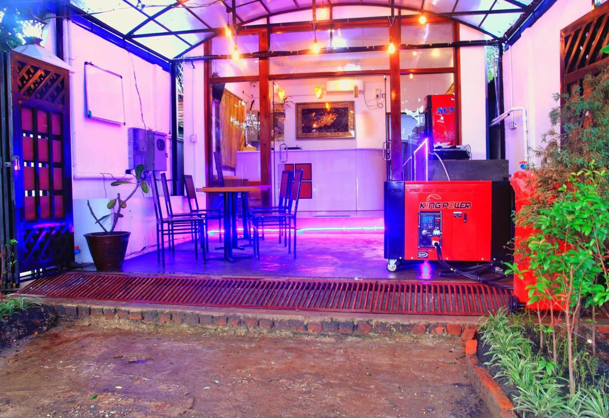 The Lodge Yangon Poshtel מראה חיצוני תמונה